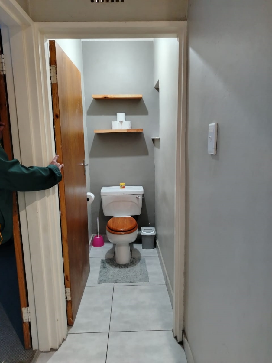 2 Bedroom Property for Sale in Langenhovenpark Free State